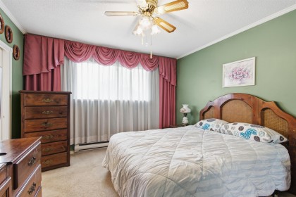 Photo 16 at 22641 Brown Avenue, East Central, Maple Ridge