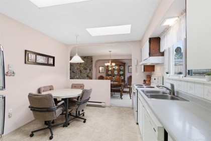 Photo 12 at 22641 Brown Avenue, East Central, Maple Ridge