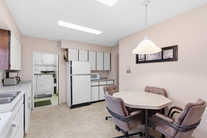 Photo 10 at 22641 Brown Avenue, East Central, Maple Ridge