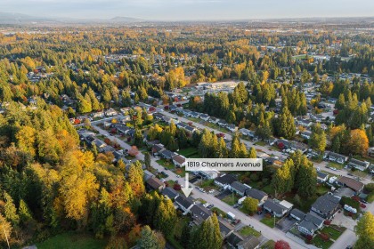 Photo 8 at 1819 Chalmers Avenue, Oxford Heights, Port Coquitlam