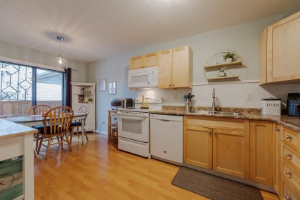 Photo 9 at 14 - 21707 Dewdney Trunk Road, West Central, Maple Ridge