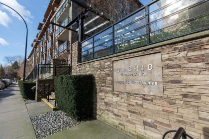 Photo 1 at 202 - 2495 Wilson Avenue, Central Pt Coquitlam, Port Coquitlam