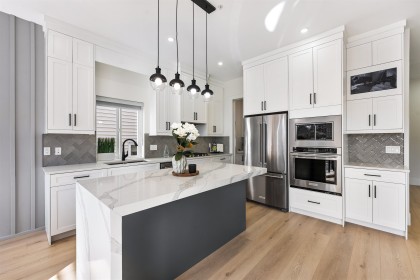 Photo 7 at 2472 Glenwood Avenue, Woodland Acres PQ, Port Coquitlam