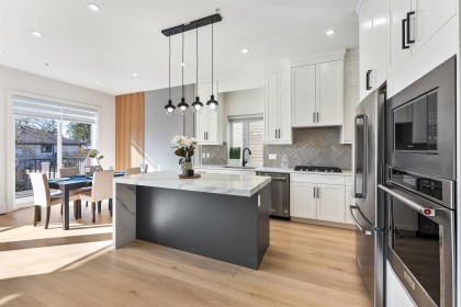 Photo 5 at 2472 Glenwood Avenue, Woodland Acres PQ, Port Coquitlam