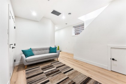 Photo 30 at 2472 Glenwood Avenue, Woodland Acres PQ, Port Coquitlam