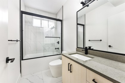 Photo 34 at 2472 Glenwood Avenue, Woodland Acres PQ, Port Coquitlam