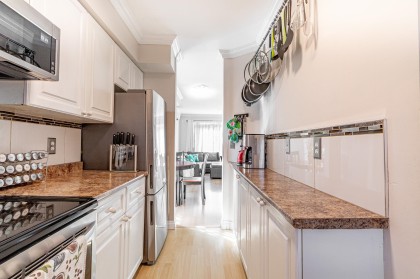 Photo 5 at 107 - 1570 Prairie Avenue, Glenwood PQ, Port Coquitlam