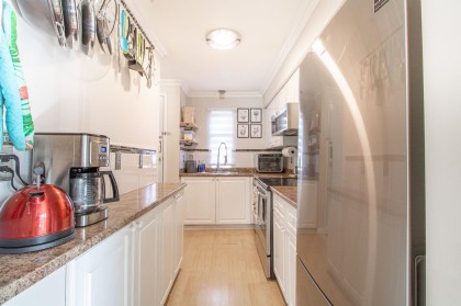 Photo 4 at 107 - 1570 Prairie Avenue, Glenwood PQ, Port Coquitlam