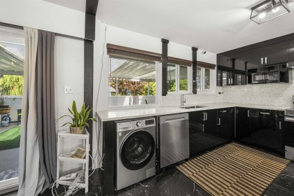 Photo 11 at 1121 Prairie Avenue, Lincoln Park PQ, Port Coquitlam