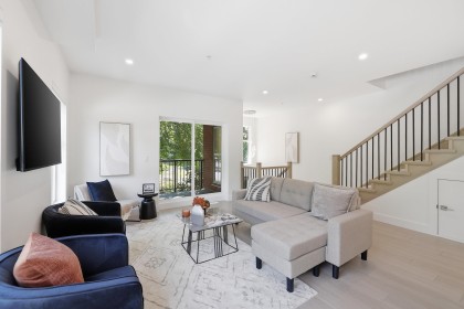 Photo 4 at 301 - 2427 Mary Hill Road, Central Pt Coquitlam, Port Coquitlam