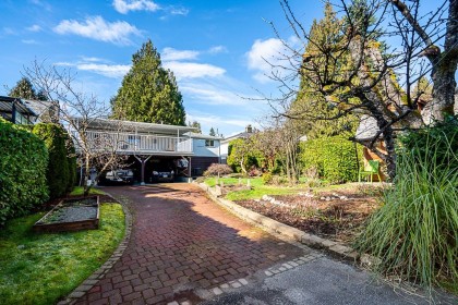 Photo 2 at 3726 Sefton Street, Oxford Heights, Port Coquitlam