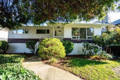 Photo 4 at 3726 Sefton Street, Oxford Heights, Port Coquitlam