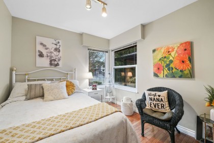 Photo 16 at 3887 Robin Place, Oxford Heights, Port Coquitlam