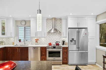 Photo 3 at 3887 Robin Place, Oxford Heights, Port Coquitlam