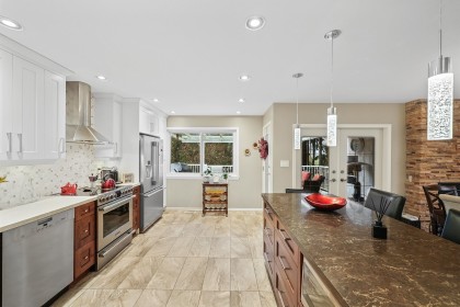 Photo 5 at 3887 Robin Place, Oxford Heights, Port Coquitlam