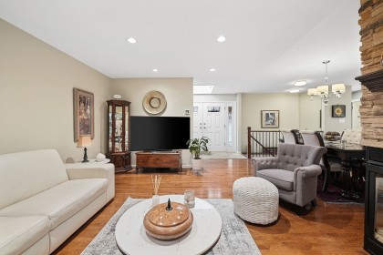 Photo 9 at 3887 Robin Place, Oxford Heights, Port Coquitlam