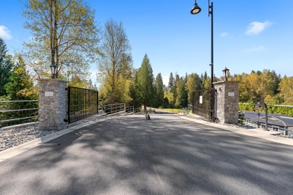 Photo 4 at 32415 Silver Creek Drive, Mission BC, Mission