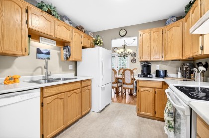 Photo 7 at 22 - 12268 189a Street, Central Meadows, Pitt Meadows