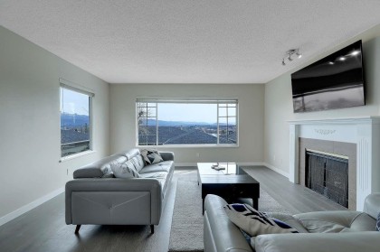 Photo 4 at 208 - 1140 Castle Crescent, Citadel PQ, Port Coquitlam