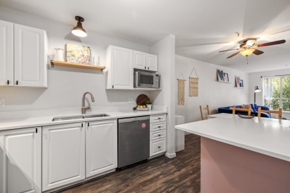 Photo 6 at 208 - 2551 Parkview Lane, Central Pt Coquitlam, Port Coquitlam