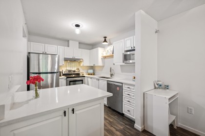 Photo 8 at 208 - 2551 Parkview Lane, Central Pt Coquitlam, Port Coquitlam