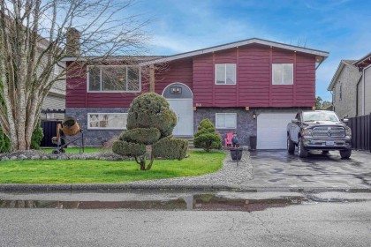 Photo 1 at 846 Wright Avenue, Lincoln Park PQ, Port Coquitlam