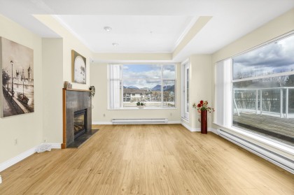 Photo 3 at 404 - 2340 Hawthorne Avenue, Central Pt Coquitlam, Port Coquitlam