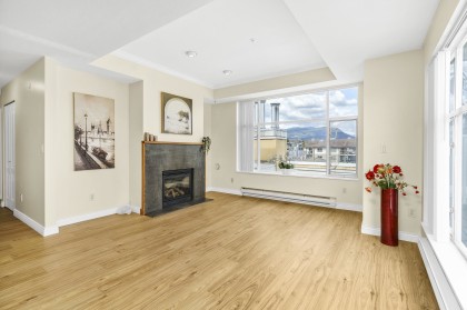 Photo 4 at 404 - 2340 Hawthorne Avenue, Central Pt Coquitlam, Port Coquitlam