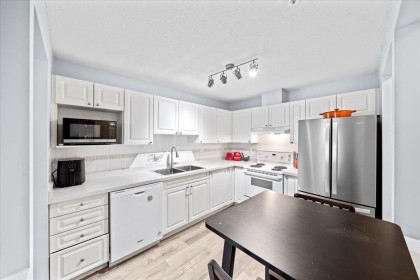 Photo 7 at 215 - 2678 Dixon Street, Central Pt Coquitlam, Port Coquitlam