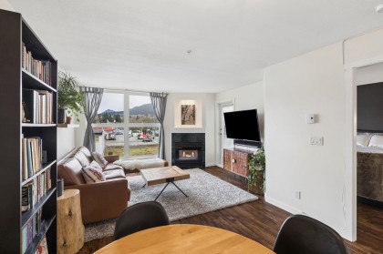 Photo 12 at 301 - 1519 Grant Avenue, Glenwood PQ, Port Coquitlam