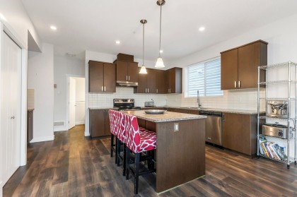 Photo 2 at 10777 Erskine Street, Thornhill MR, Maple Ridge