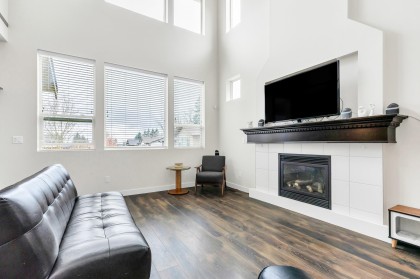 Photo 12 at 10777 Erskine Street, Thornhill MR, Maple Ridge