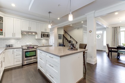 Photo 4 at 3968 Robin Place, Oxford Heights, Port Coquitlam