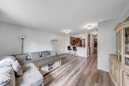Photo 3 at 35 - 22411 124 Avenue, East Central, Maple Ridge