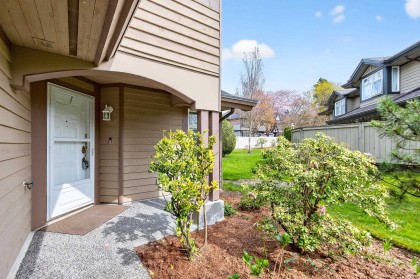Photo 3 at 18 - 11737 236 Street, Cottonwood MR, Maple Ridge