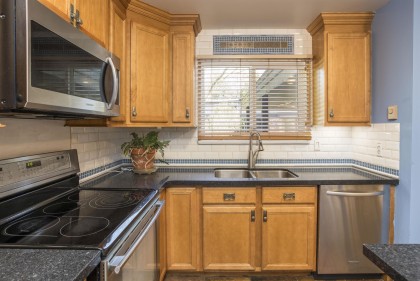 Photo 1 at 1 - 12101 Schmidt Crescent, Northwest Maple Ridge, Maple Ridge