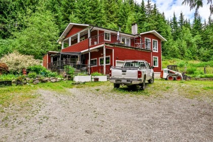 Photo 2 at 12297 Roach Street, Steelhead, Mission