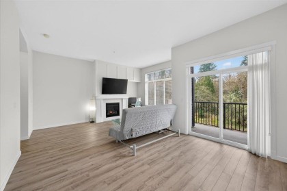 Photo 4 at 18 - 11272 240 Street, Cottonwood MR, Maple Ridge