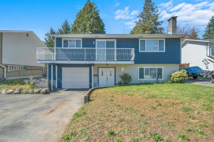 Photo 3 at 3825 Azalea Place, Oxford Heights, Port Coquitlam