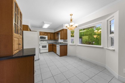 Photo 6 at 3731 Bracewell Court, Oxford Heights, Port Coquitlam
