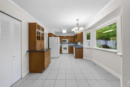 Photo 5 at 3731 Bracewell Court, Oxford Heights, Port Coquitlam