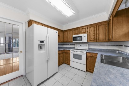 Photo 8 at 3731 Bracewell Court, Oxford Heights, Port Coquitlam