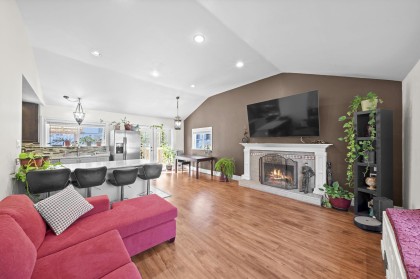 Photo 10 at 21796 Howison Avenue, West Central, Maple Ridge