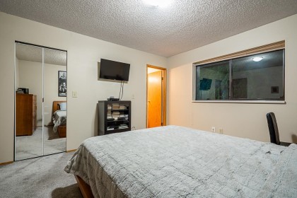 Photo 12 at 949 Lynwood Avenue, Oxford Heights, Port Coquitlam