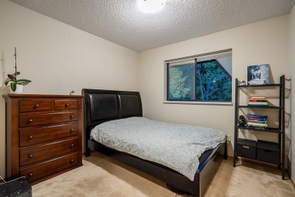 Photo 14 at 949 Lynwood Avenue, Oxford Heights, Port Coquitlam
