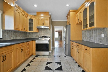 Photo 1 at 21008 Barker Avenue, Southwest Maple Ridge, Maple Ridge