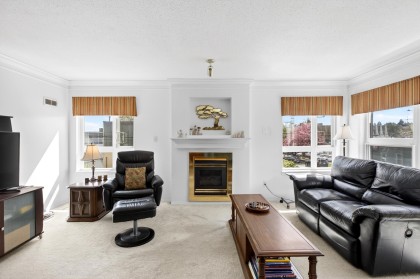 Photo 4 at 208 - 2335 Whyte Avenue, Central Pt Coquitlam, Port Coquitlam