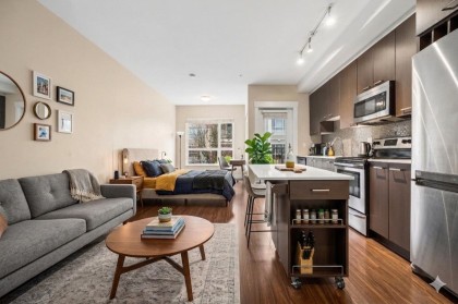 Photo 4 at 206 - 2473 Atkins Avenue, Central Pt Coquitlam, Port Coquitlam