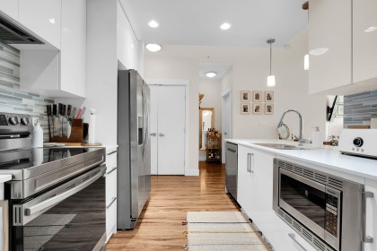 Photo 6 at 304 - 2495 Wilson Avenue, Central Pt Coquitlam, Port Coquitlam