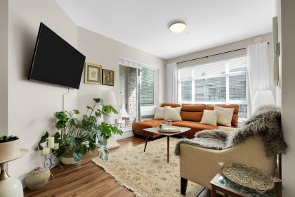 Photo 1 at 304 - 2495 Wilson Avenue, Central Pt Coquitlam, Port Coquitlam
